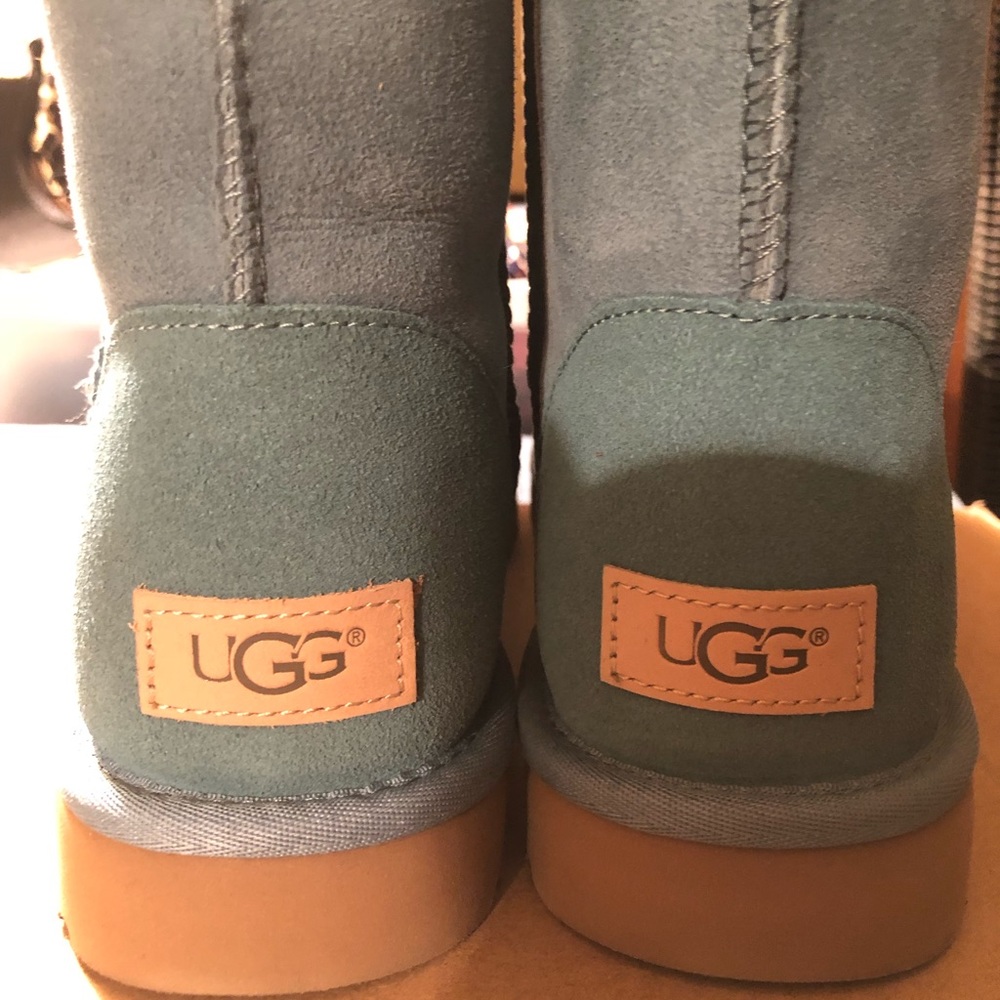 Uggs. Gorgeous color. Brand new but box is beat up. Great deal!